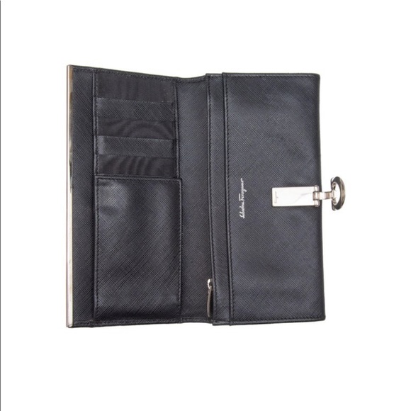 Salvatore Ferragamo
Black Leather - Picture 4 of 8